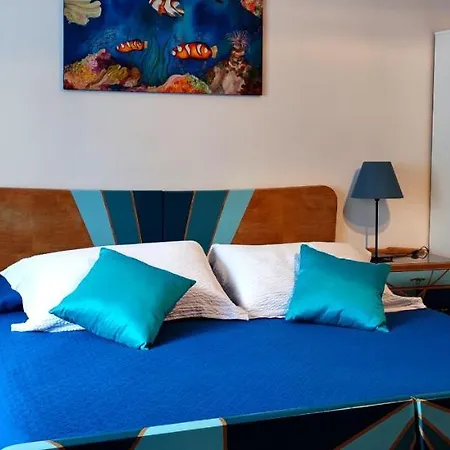 ベッド・アンド・ブレックファスト Bed & Chic 3*